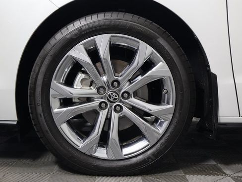 Used 2024 Toyota Sienna Platinum FWD image 17