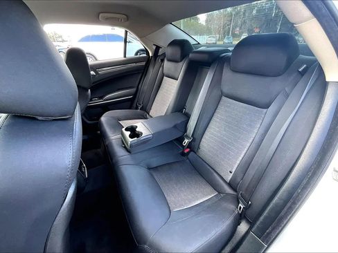 Used 2018 Chrysler 300 Touring w/ Sport Appearance Package image 27