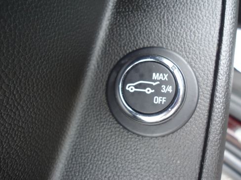 Used 2023 Chevrolet Traverse LT AWD/4WD image 20