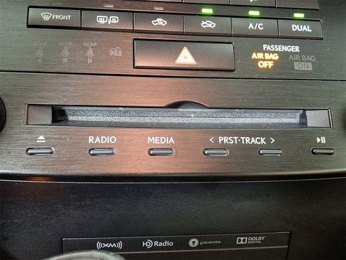 Used 2018 Lexus IS 300 AWD image 29