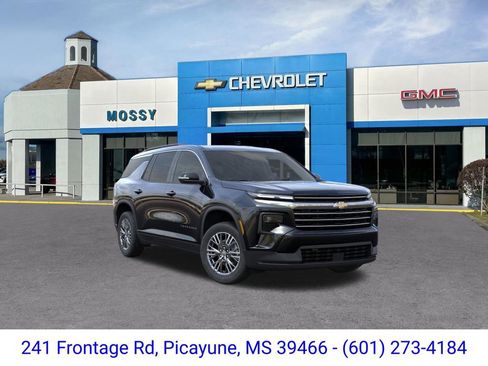 New 2026 Chevrolet Traverse LT w/ Driver Confidence Package FWD image 1