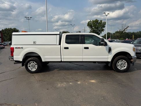 Used 2019 Ford F250 XLT w/ Camper Package AWD/4WD image 6