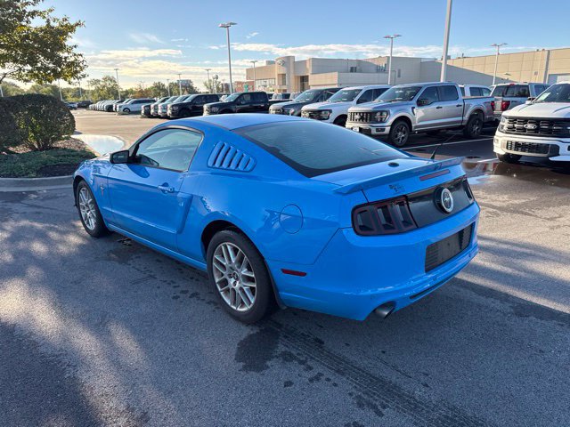 Used 2013 Ford Mustang Premium RWD image 4