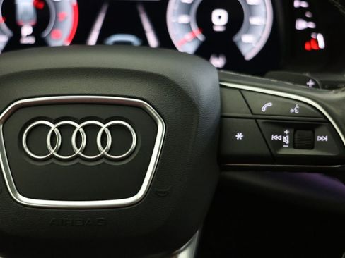 Used 2022 Audi Q8 Premium Plus AWD/4WD image 28