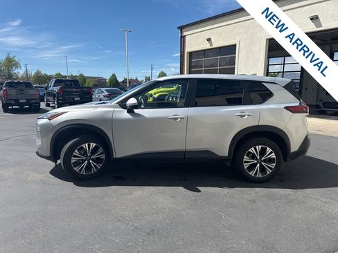 Used 2022 Nissan Rogue SV AWD/4WD image 4