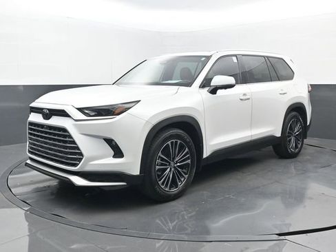Used 2024 Toyota Grand Highlander AWD Hybrid image 26