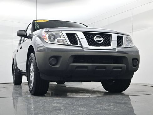 Used 2019 Nissan Frontier SV AWD/4WD image 40