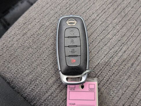 Used 2023 Nissan Rogue SV FWD image 33