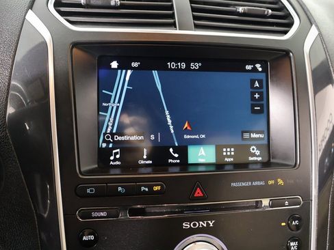 Used 2017 Ford Explorer Limited w/ Equipment Group 301A image 7