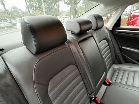 Used 2018 Volkswagen Passat 3.6 SEL Premium image 42