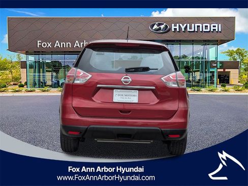 Used 2015 Nissan Rogue S image 4