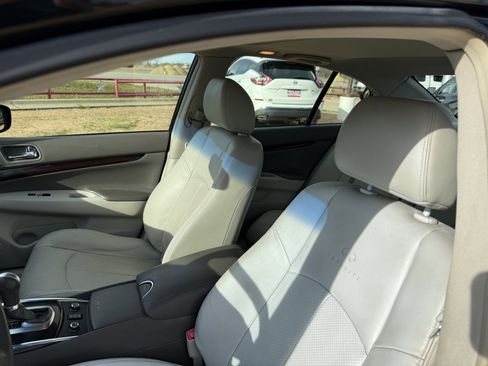 Used 2011 INFINITI G37 x w/ Premium Pkg image 18