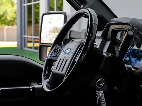 Used 2013 Ford F250 Lariat image 21