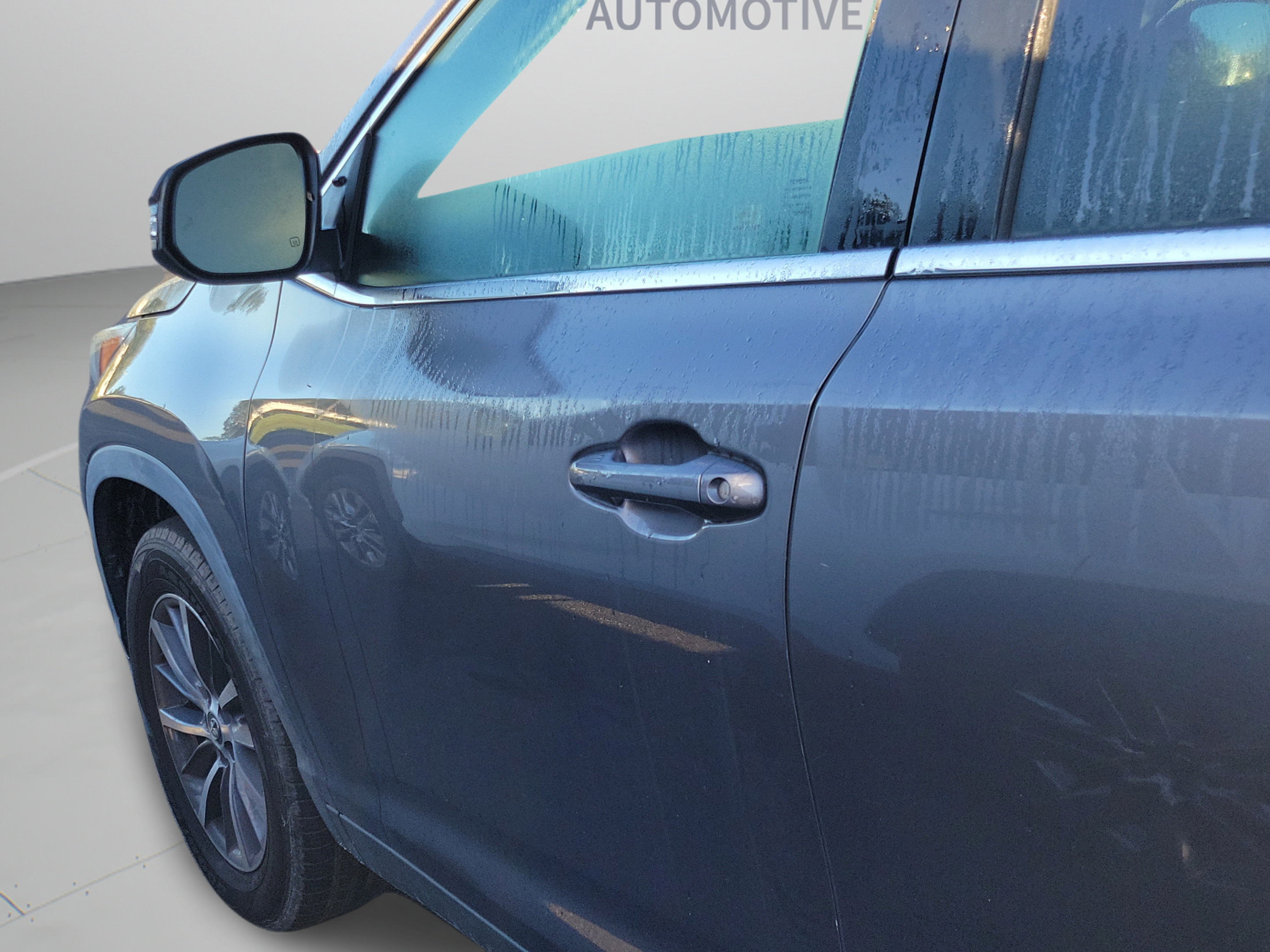 Used 2019 Toyota Highlander XLE FWD image 28