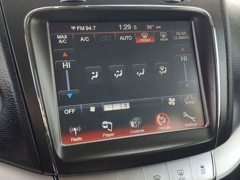 Used 2019 Dodge Journey SE image 16