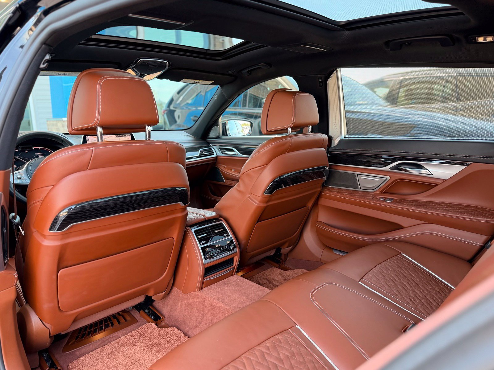 Used 2020 BMW 750i xDrive w/ Executive Package AWD/4WD image 31