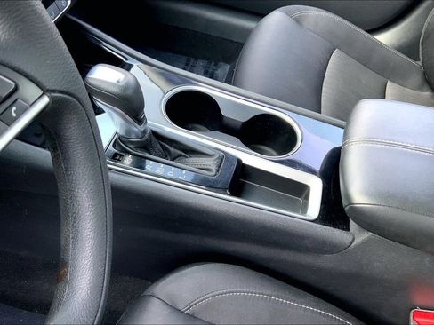 Used 2024 Nissan Altima 2.5 SV image 13