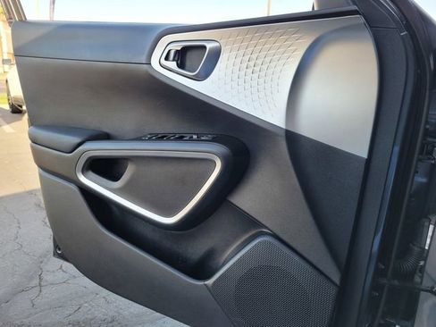 Certified 2025 Kia Soul LX w/ LX Technology Package image 26