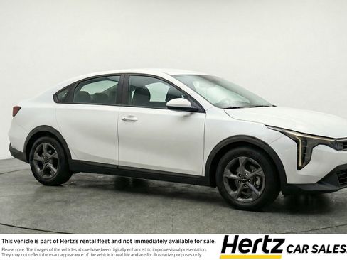 Used 2025 Kia K4 LXS FWD image 1