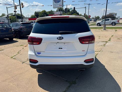 Used 2020 Kia Sorento LX FWD image 8