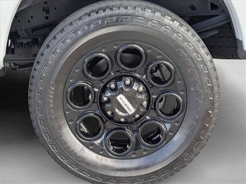 Used 2025 Ford F250 Lariat w/ Black Appearance Package AWD/4WD image 24