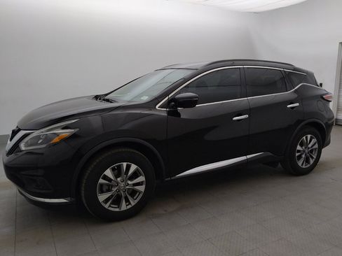 Used 2018 Nissan Murano SV FWD image 2