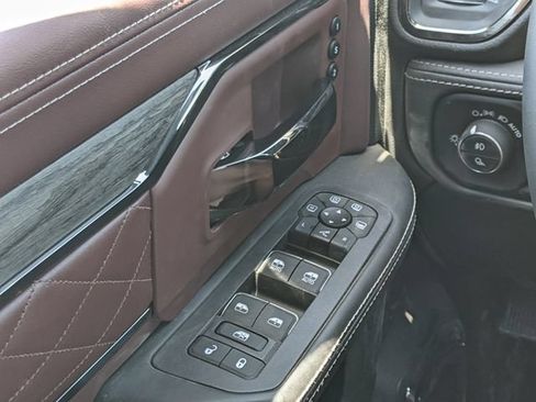 New 2026 RAM 3500 Limited AWD/4WD image 19