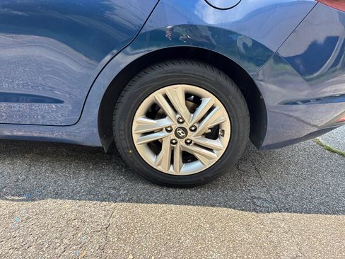 Used 2019 Hyundai Elantra SEL FWD image 19