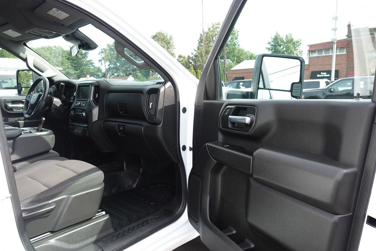 Used 2025 Chevrolet Silverado 2500 W/T AWD/4WD image 33