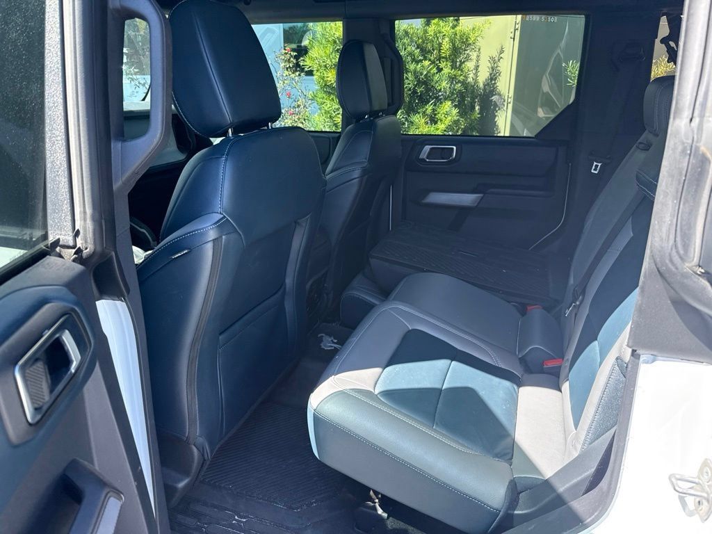 Used 2022 Ford Bronco Outer Banks w/ Sasquatch Package AWD/4WD image 11