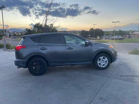 Used 2014 Toyota RAV4 LE AWD/4WD image 8