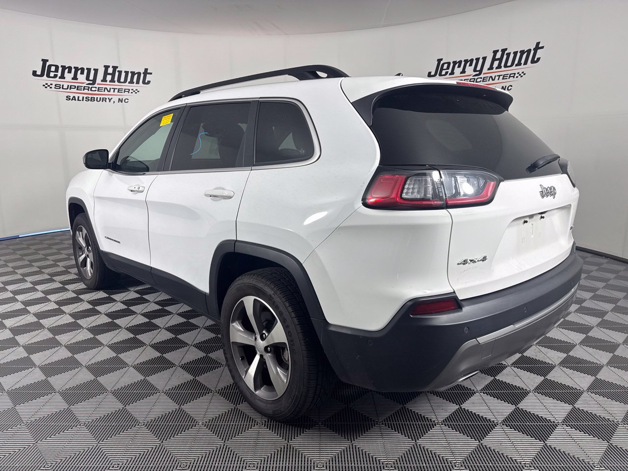 Used 2022 Jeep Cherokee Limited w/ Mopar Interior Package AWD/4WD image 9