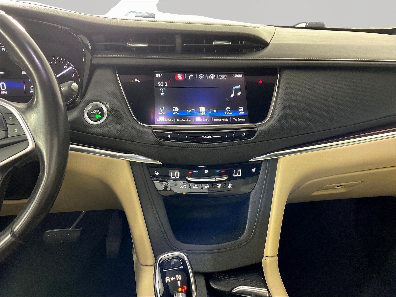 Used 2017 Cadillac XT5 Luxury w/ Driver Awareness Package FWD image 9