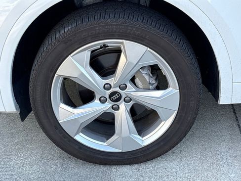 Used 2023 Audi Q5 2.0T Premium Plus w/ Premium Plus Package image 12