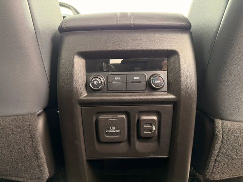 Used 2019 Chevrolet Traverse LT w/ LT Premium Package FWD image 37