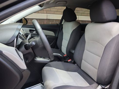 Used 2016 Chevrolet Cruze LS FWD image 18