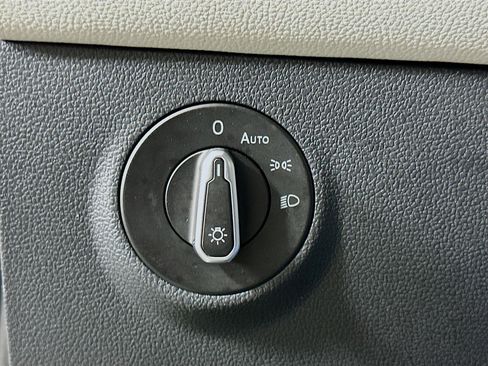 Used 2025 Volkswagen Taos S image 17