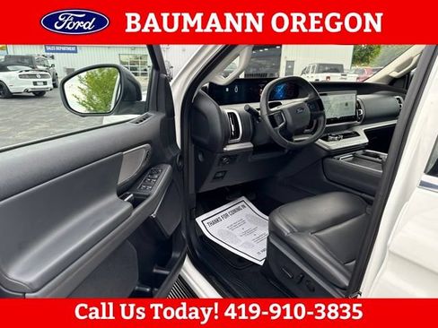 Used 2025 Ford Expedition Active AWD/4WD image 14