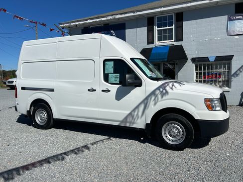 Used 2020 Nissan NV 2500 S image 6