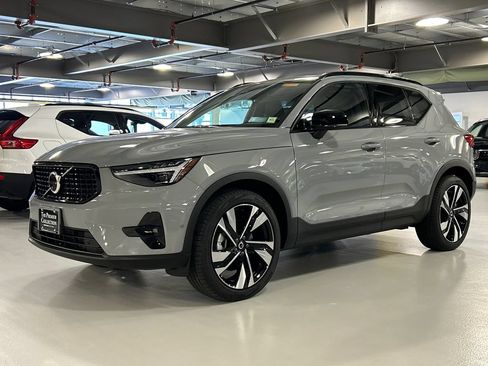 Used 2026 Volvo XC40 B5 Ultra w/ Protection Package Premier AWD/4WD image 5