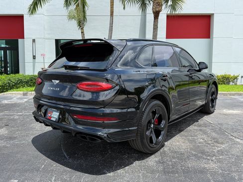 Used 2022 Bentley Bentayga AWD/4WD image 21