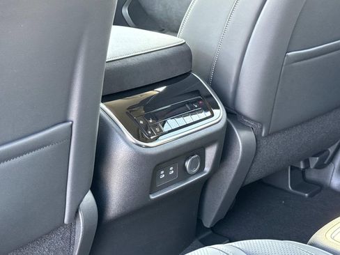 New 2026 INFINITI QX80 Luxe image 18