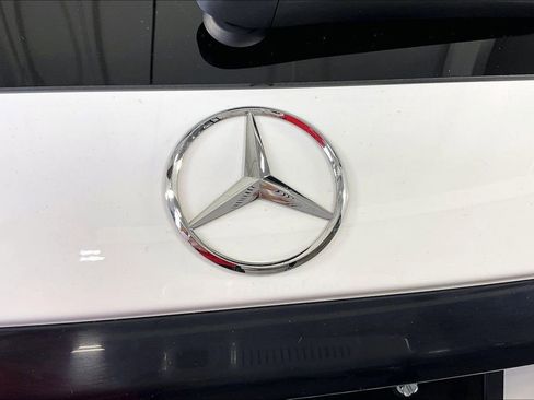 Used 2024 Mercedes-Benz GLC 300 image 41