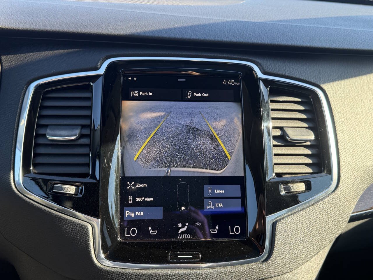 Used 2017 Volvo XC90 T6 Momentum w/ Vision Package AWD/4WD image 2