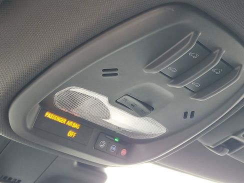 Certified 2025 Chevrolet Trax RS w/ Sunroof Package FWD image 22