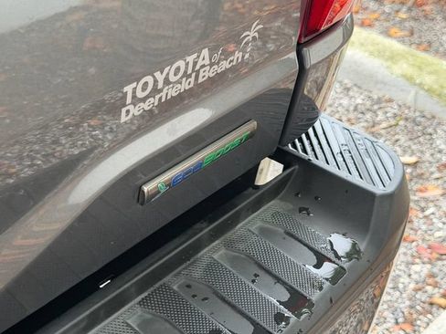 Used 2022 Ford F150 XLT w/ Equipment Group 302A High AWD/4WD image 11