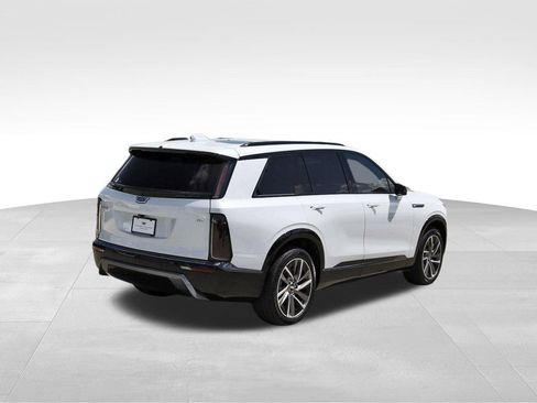 New 2027 Cadillac Vistiq Luxury AWD/4WD image 4