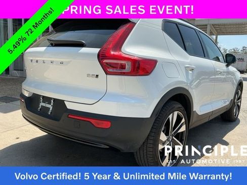 Certified 2025 Volvo XC40 B5 Plus AWD/4WD image 11