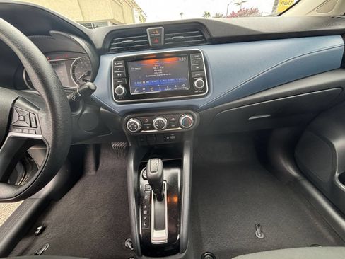Used 2025 Nissan Versa SV FWD image 17