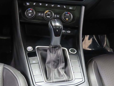 Used 2024 Volkswagen Jetta SE image 12